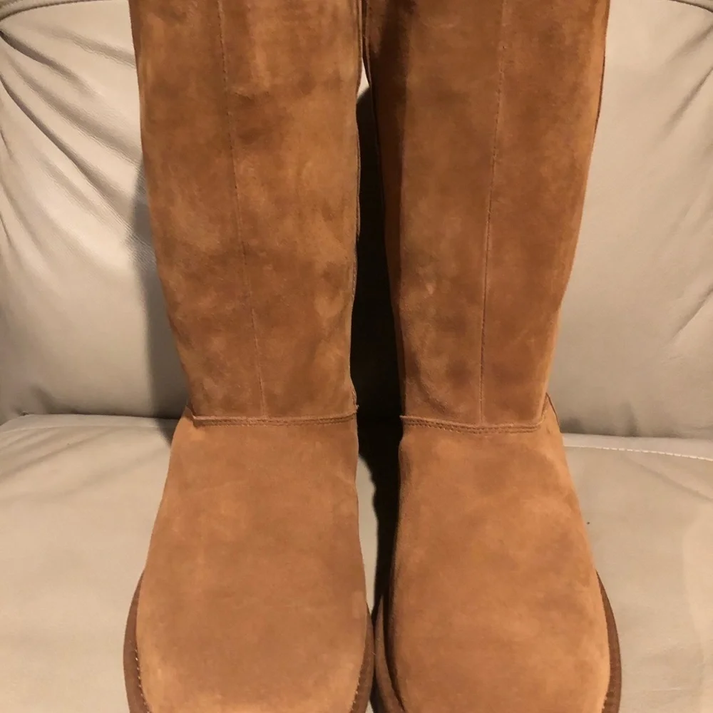 👢👢New in Box UGG Allegra Double Bow Chestnut tall  Boots size9